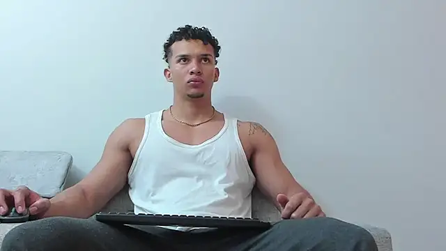 Snapshot of Dominick_star chatting on 02-14-25, 04:58 Dominick star online show from 02-14-25, 04:58