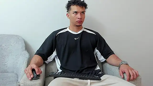 Snapshot of Dominick_star chatting on 02-17-25, 03:36 Dominick star online show from 02-17-25, 03:36