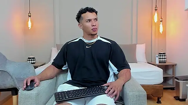 Snapshot of Dominick_star chatting on 02-25-25, 04:57 Dominick star online show from 02-25-25, 04:57