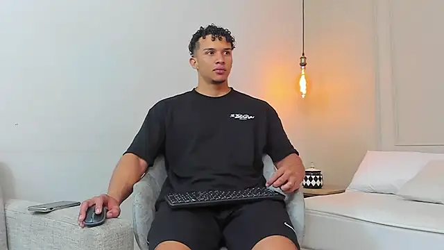 Snapshot of Dominick_star chatting on 02-28-25, 03:26 Dominick star online show from 02-28-25, 03:26