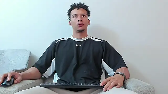 Snapshot of Dominick_star chatting on 03-07-25, 04:13 Dominick star online show from 03-07-25, 04:13