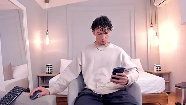 Snapshot of Dominick_star chatting on 09-24-25, 04:49 Dominick star online show from 09-24-25, 04:49