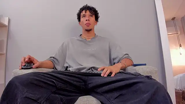 Snapshot of Dominick_star chatting on 10-26-25, 03:56 Dominick star online show from 10-26-25, 03:56