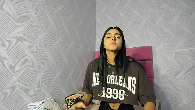 natalia aguirre1 online show from 01-04-25, 12:27