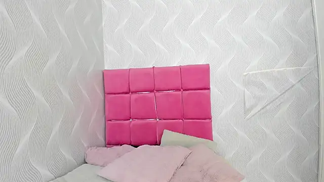 natalia aguirre1 online show from 01-10-25, 12:26