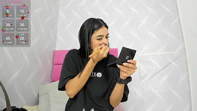 natalia aguirre1 online show from 01-16-25, 12:31