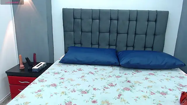VickyJohnson1 online show from 12-18-24, 08:36