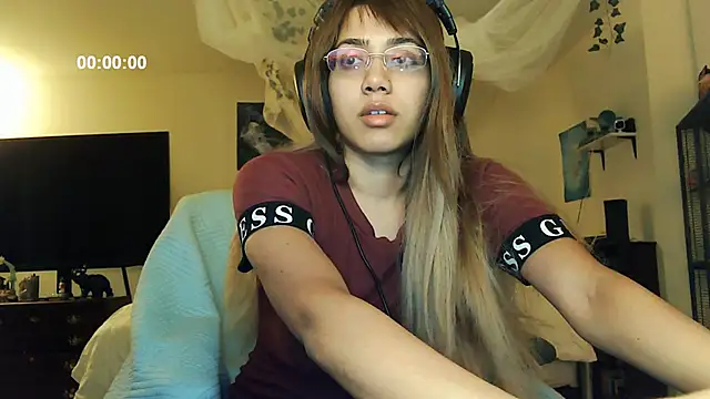 Snapshot of PolinaLoveX chatting on 12-29-24, 11:18 PolinaLoveX online show from 12-29-24, 11:18