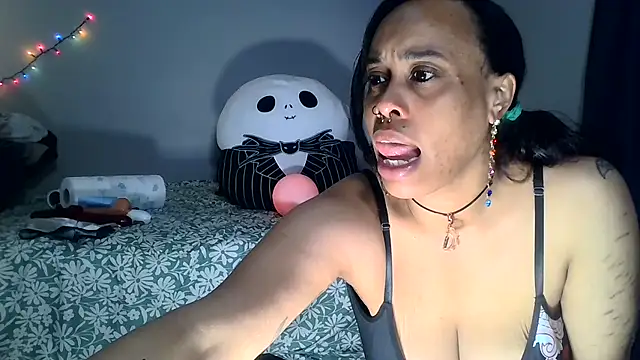 Snapshot of loveluna8 chatting on 12-22-24, 10:47 loveluna8 online show from 12-22-24, 10:47