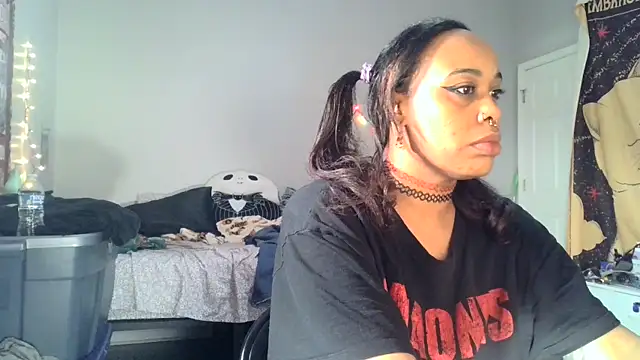 Snapshot of loveluna8 chatting on 01-07-25, 02:30 loveluna8 online show from 01-07-25, 02:30