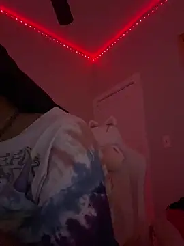 Snapshot of loveluna8 chatting on 10-20-25, 11:05 loveluna8 online show from 10-20-25, 11:05