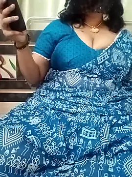 Snapshot of MONA_DARLING31 chatting on 11-03-25, 04:25 MONA DARLING31 online show from 11-03-25, 04:25