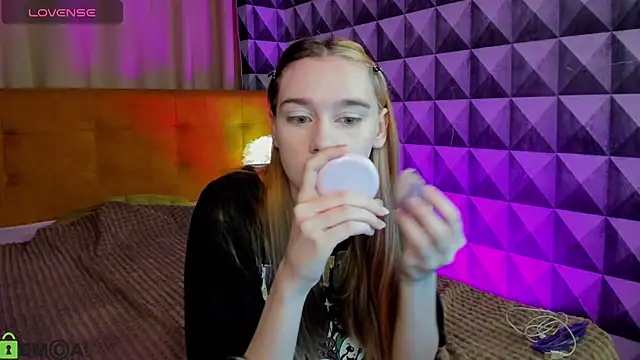 Lesi Moonie01 online show from 10-15-25, 08:14