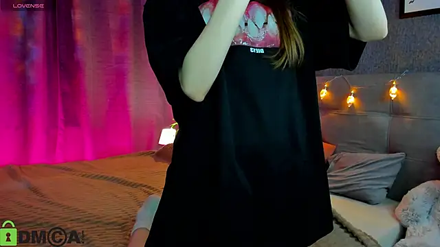 Lesi Moonie01 online show from 12-21-25, 09:27