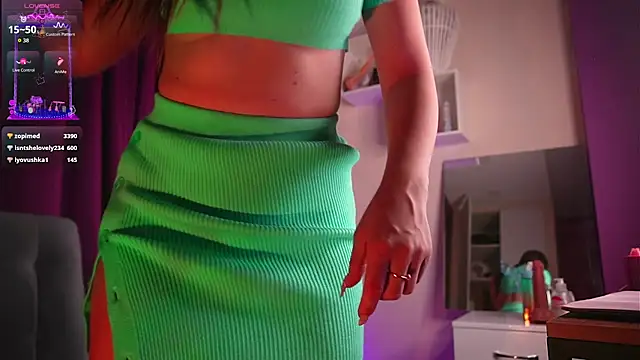 Snapshot of L1TWW chatting on 10-14-25, 08:53 L1TWW online show from 10-14-25, 08:53