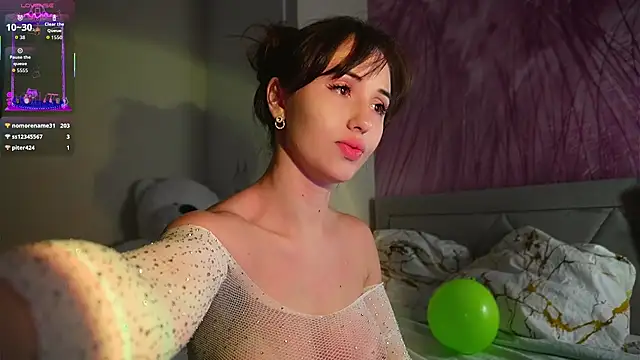 Snapshot of L1TWW chatting on 11-13-25, 10:19 L1TWW online show from 11-13-25, 10:19