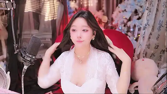 Missy Nana21 online show from 12-20-25, 04:14