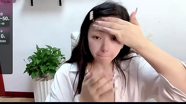 Snapshot of YangYangmian-521 chatting on 02-18-25, 12:49 YangYangmian-521 online show from 02-18-25, 12:49