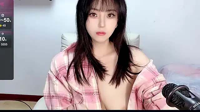 Snapshot of YangYangmian-521 chatting on 02-26-25, 06:26 YangYangmian-521 online show from 02-26-25, 06:26