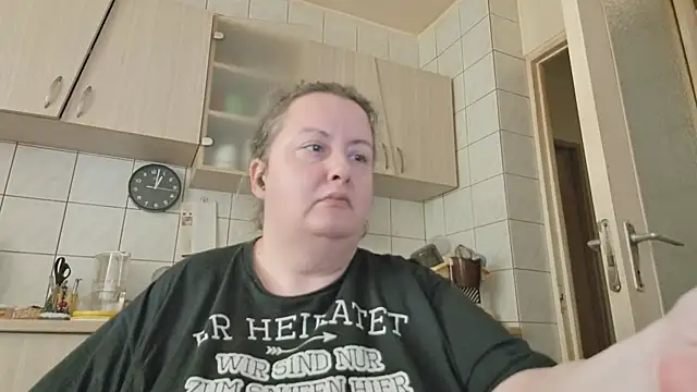 Snapshot of melissaBlessing chatting on 02-14-25, 09:03 melissaBlessing online show from 02-14-25, 09:03