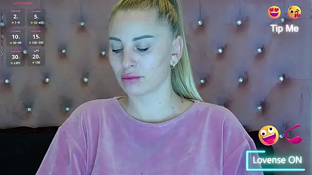 Snapshot of KikiSweet08 chatting on 11-22-25, 05:17 KikiSweet08 online show from 11-22-25, 05:17