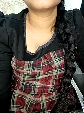 Snapshot of Lovely_mam444 chatting on 12-16-24, 02:49 Lovely mam444 online show from 12-16-24, 02:49