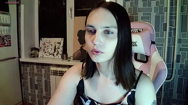 Snapshot of BlackHe4rts_ chatting on 12-14-24, 03:58 BlackHe4rts online show from 12-14-24, 03:58