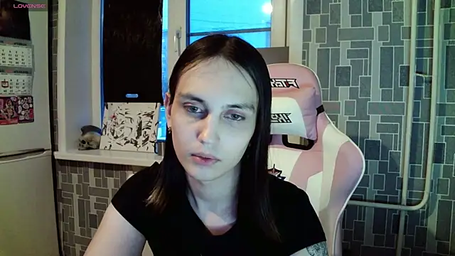 Snapshot of BlackHe4rts_ chatting on 12-15-24, 02:19 BlackHe4rts online show from 12-15-24, 02:19