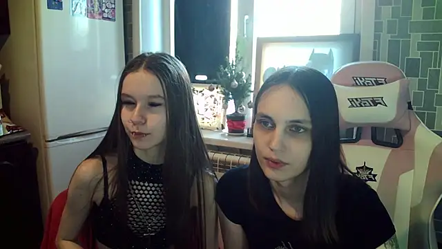 Snapshot of BlackHe4rts_ chatting on 02-08-25, 03:08 BlackHe4rts online show from 02-08-25, 03:08