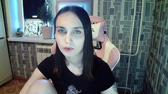 Snapshot of BlackHe4rts_ chatting on 03-12-25, 01:03 BlackHe4rts online show from 03-12-25, 01:03