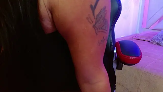 Snapshot of violletha chatting on 02-06-26, 12:30 violletha online show from 02-06-26, 12:30