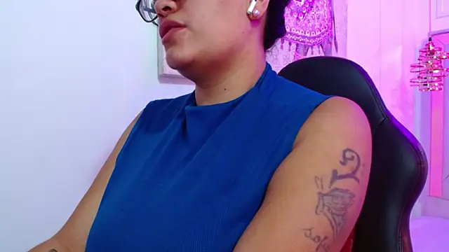 Snapshot of violletha chatting on 03-31-26, 12:27 violletha online show from 03-31-26, 12:27