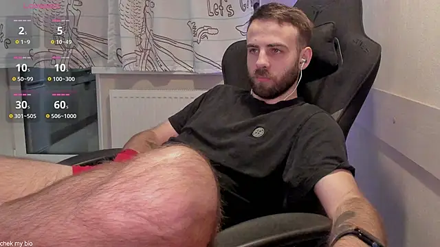 Snapshot of OtisRam chatting on 11-06-25, 10:43 OtisRam online show from 11-06-25, 10:43