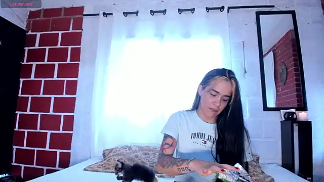 Snapshot of Kimandyuk chatting on 11-14-25, 07:45 Kimandyuk online show from 11-14-25, 07:45