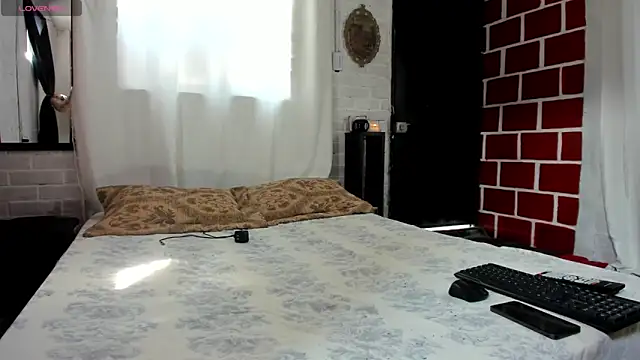 Snapshot of Kimandyuk chatting on 11-18-25, 07:18 Kimandyuk online show from 11-18-25, 07:18