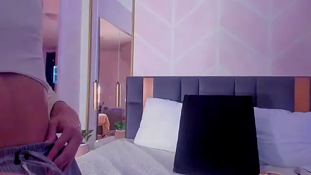 GabyPetit online show from 02-05-26, 07:51