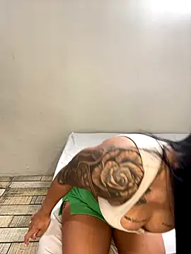 Snapshot of Elamesmamorena chatting on 10-30-25, 01:45 Elamesmamorena online show from 10-30-25, 01:45