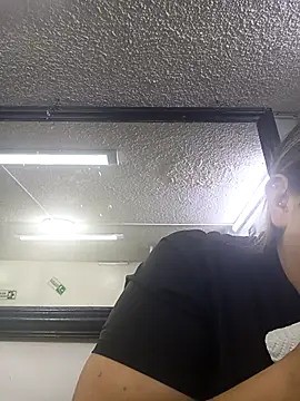 Snapshot of yajahil chatting on 10-29-25, 08:43 yajahil online show from 10-29-25, 08:43