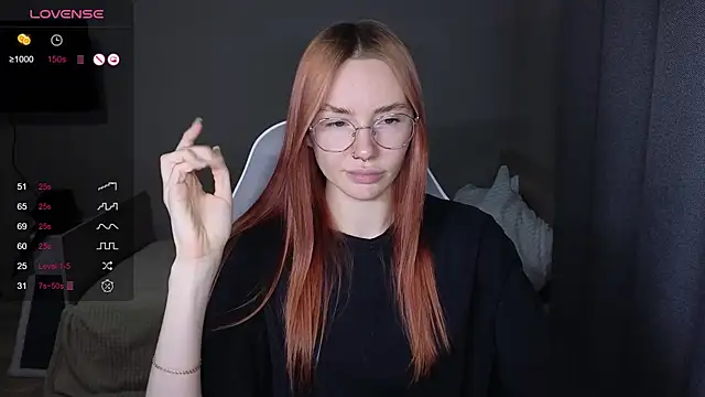 Snapshot of littlevildevil chatting on 11-30-25, 10:41 littlevildevil online show from 11-30-25, 10:41