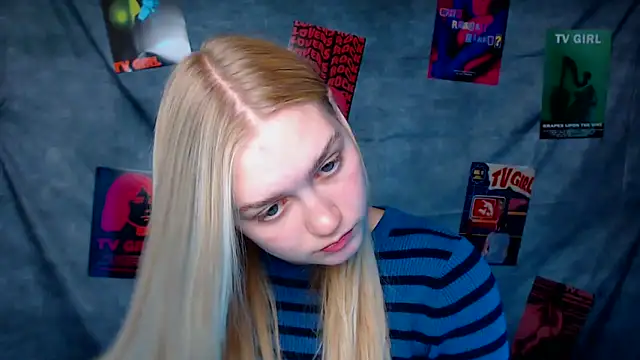 Snapshot of MademoiselleCl chatting on 10-14-25, 12:17 MademoiselleCl online show from 10-14-25, 12:17