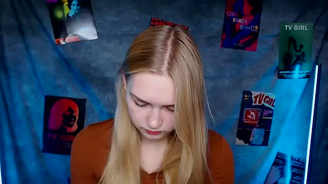 Snapshot of MademoiselleCl chatting on 10-26-25, 01:17 MademoiselleCl online show from 10-26-25, 01:17