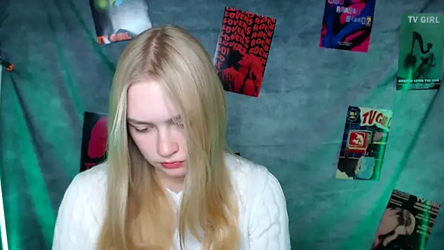 Snapshot of MademoiselleCl chatting on 11-05-25, 01:22 MademoiselleCl online show from 11-05-25, 01:22