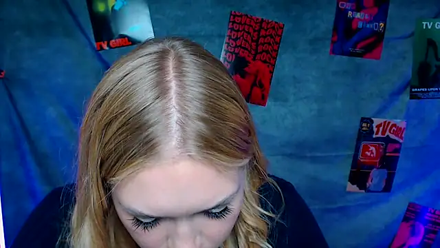 Snapshot of MademoiselleCl chatting on 11-07-25, 01:11 MademoiselleCl online show from 11-07-25, 01:11