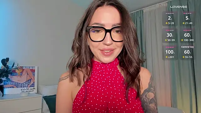 Snapshot of Oh_My_Dianee chatting on 10-25-25, 08:33 Oh My Dianee online show from 10-25-25, 08:33