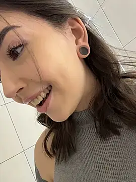 Snapshot of Oh_My_Dianee chatting on 11-07-25, 07:41 Oh My Dianee online show from 11-07-25, 07:41