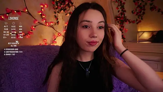 GillianDowdey online show from 12-04-25, 02:21