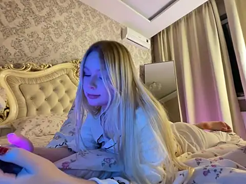 baby lianaa online show from 10-08-25, 06:05