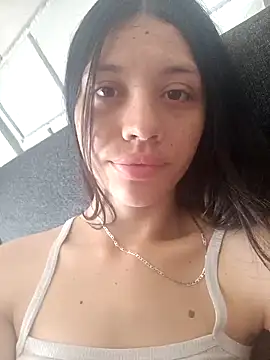 Snapshot of CheryelFox chatting on 03-09-25, 05:17 CheryelFox online show from 03-09-25, 05:17