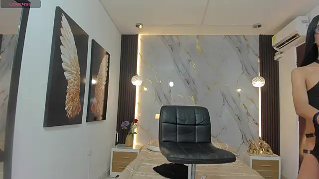 estephany doll online show from 01-05-25, 02:30