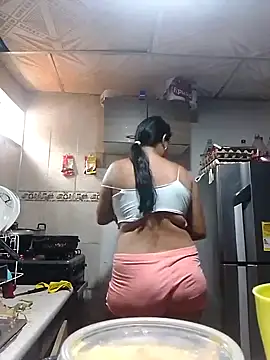 Snapshot of lupita_2023 chatting on 03-04-25, 05:13 lupita 2023 online show from 03-04-25, 05:13